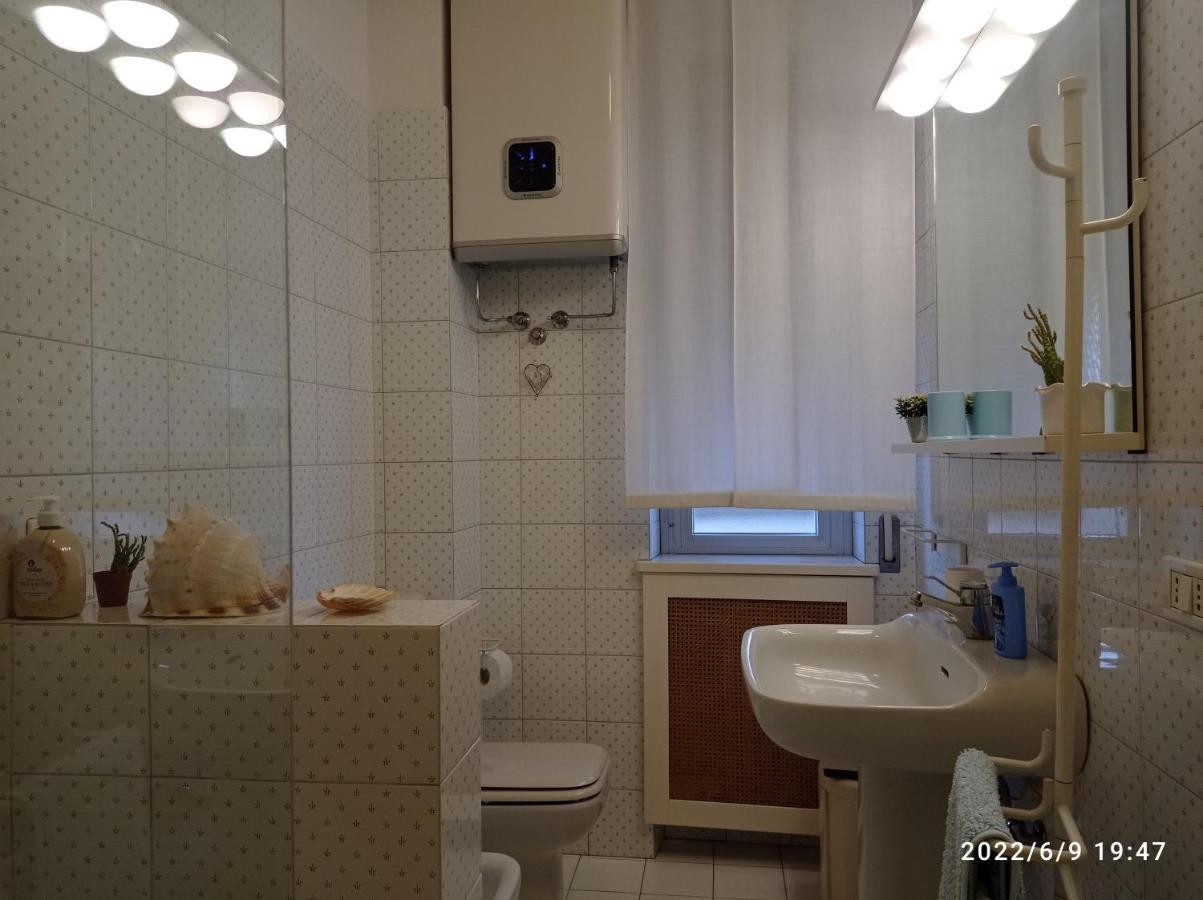 Down Town Emily Apartment La Spezia Bagian luar foto