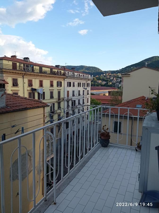 Down Town Emily Apartment La Spezia Bagian luar foto